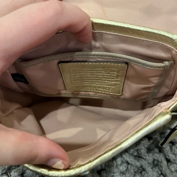 Coach Bag - Picture 3 of 4